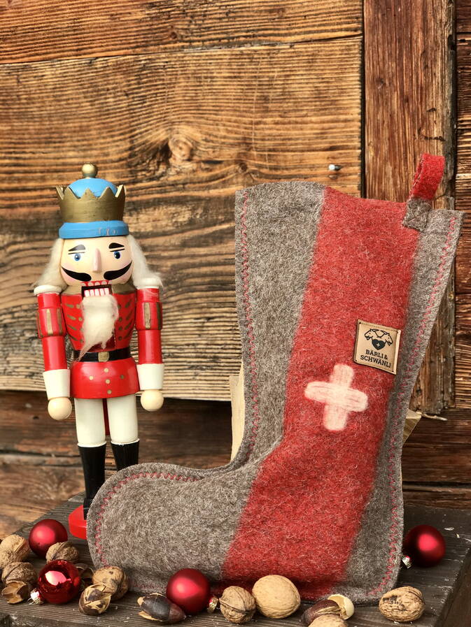 Samichlaus Stiefel aus Militärdecke, Bauernleinen, Jute